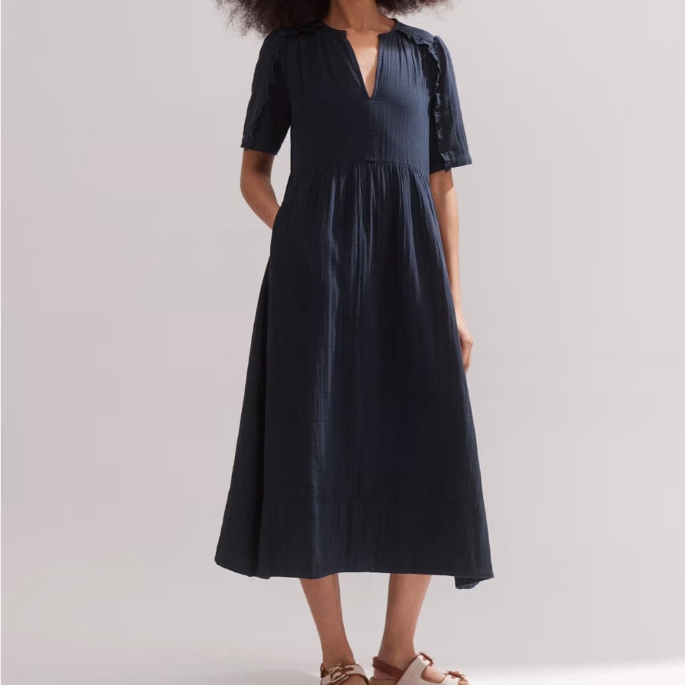 Me +‘Em dress size 4 Navy